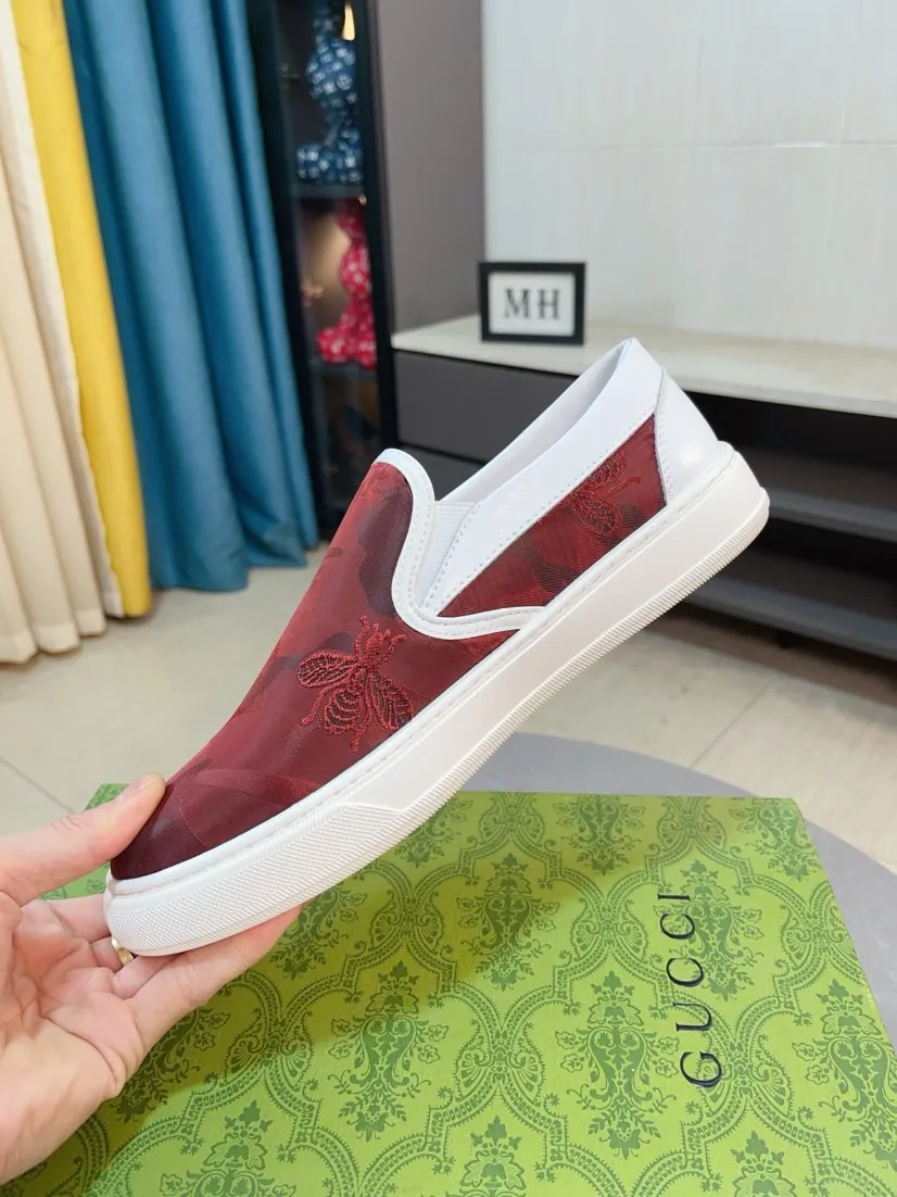 Men's shoes 💰360🌹🌹GUCCI [Gucci] New high-end brand of men's shoes, the latest fashionable casual men's shoes, trendy and versatile style, relaxed and sporty style, uppers imported from Italy, genuine leather lining and ultra-fine workmanship. Original personalized fashionable rubber wear-resistant outsole, light and comfortable on the foot, size 38-44